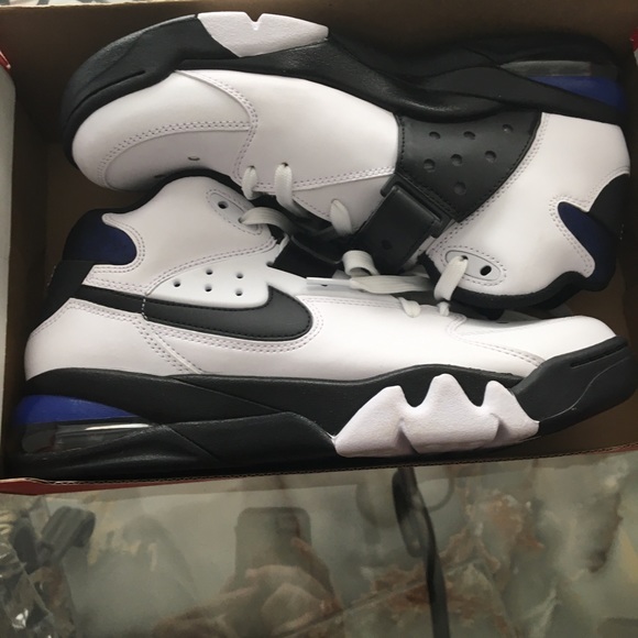 Shoes - Picture 4 of 4